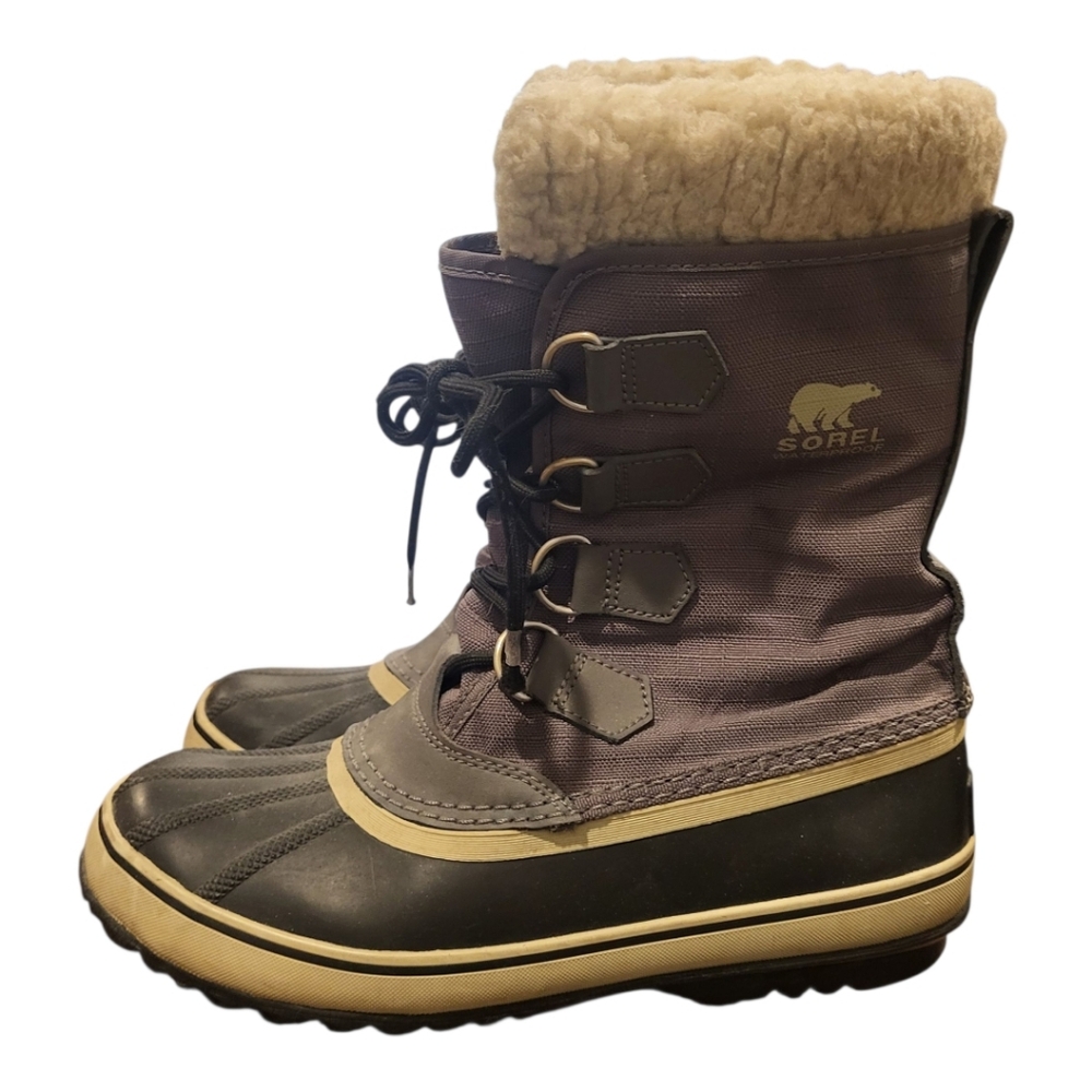 Sorel Gray Winter Boots with Cream Fur Lining